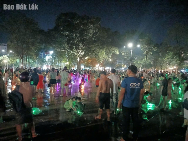 Chương trình nhạc nước tại Công viên Buôn Ma Thuột chính thức hoạt động