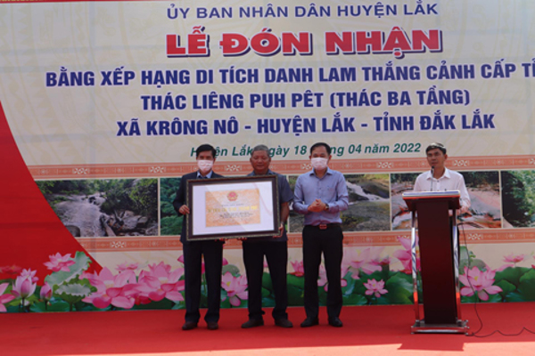 Lễ đón nhận Bằng xếp hạng Di tích danh lam thắng cảnh cấp tỉnh thác Liêng Puh Pêt