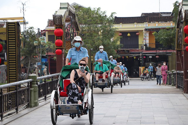 Luồng xanh cho du lịch cất cánh